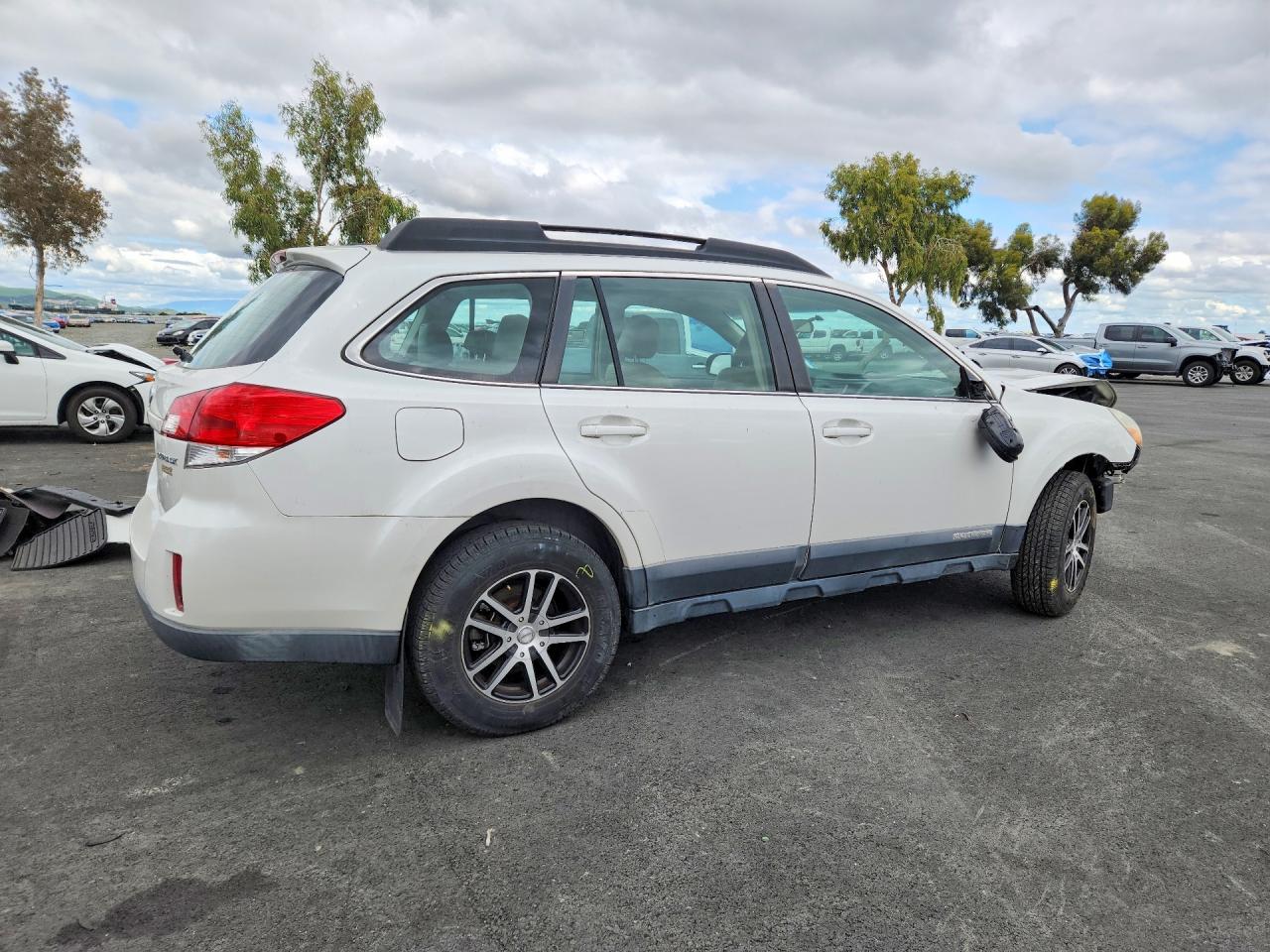 2010 SUBARU OUTBACK 2.5I photo 7