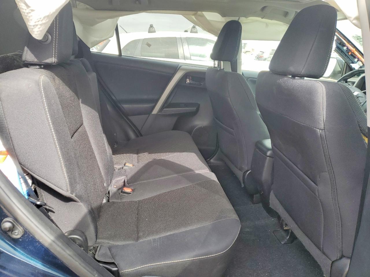 2017 TOYOTA RAV4 photo 10