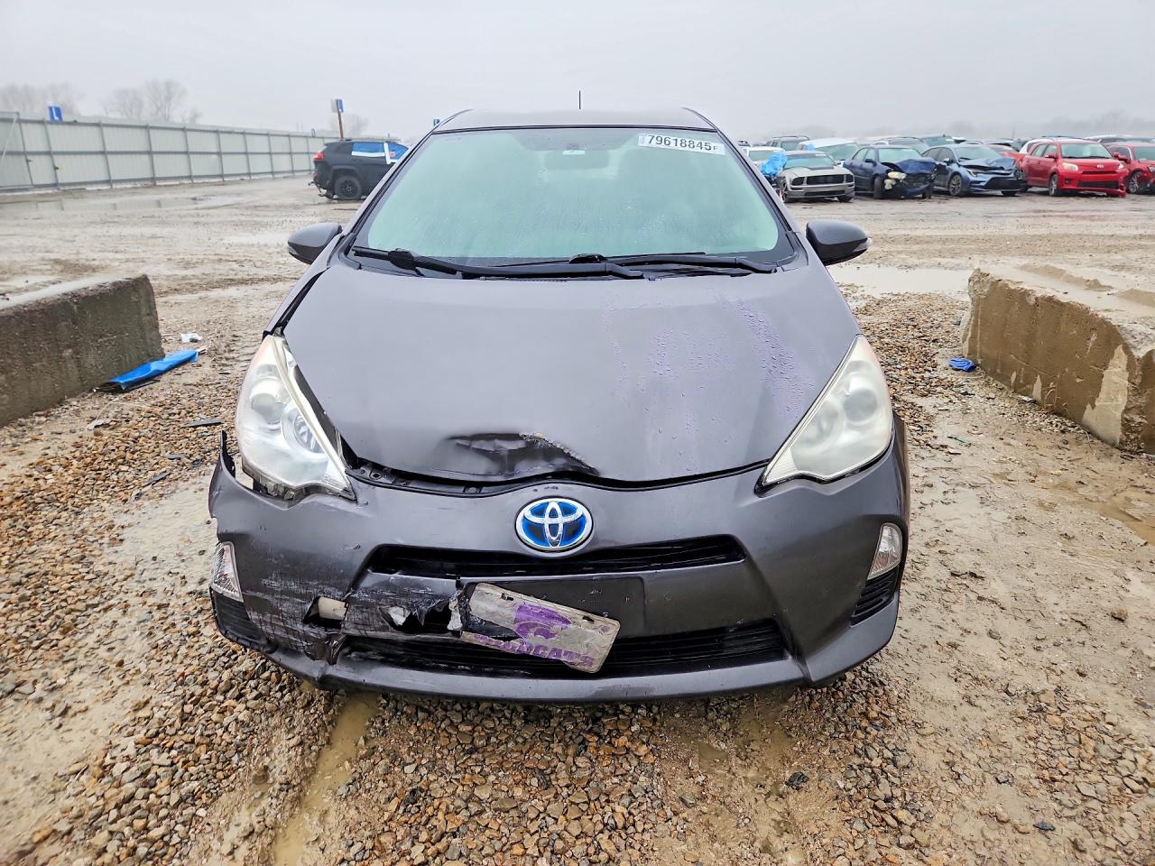 2014 TOYOTA PRIUS C ONE photo 5