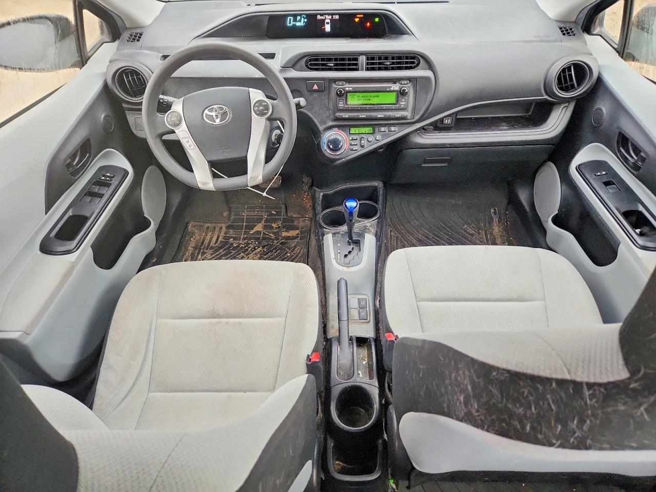 2014 TOYOTA PRIUS C ONE photo 8