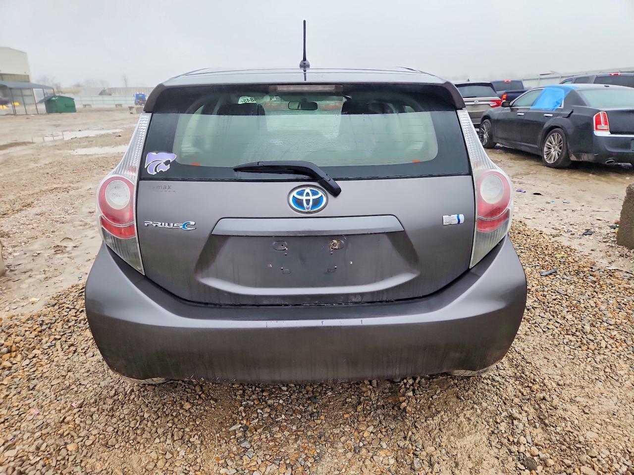 2014 TOYOTA PRIUS C ONE photo 6