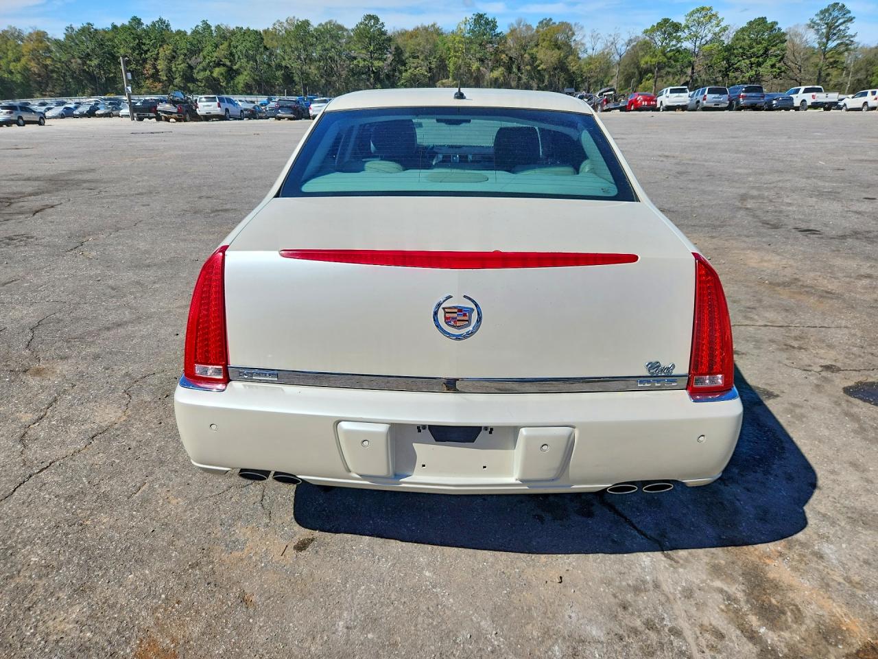 2008 CADILLAC DTS photo 11