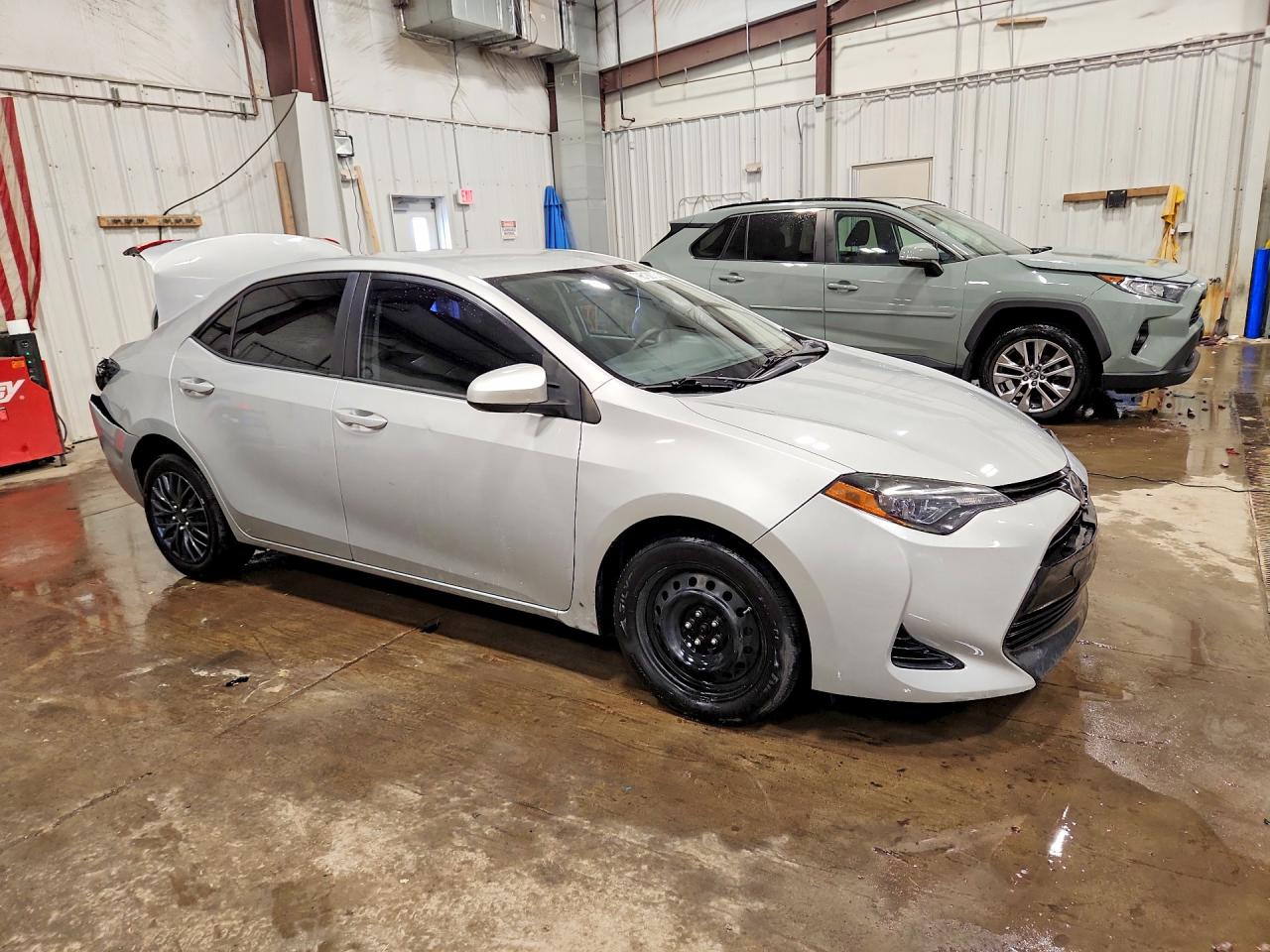 2018 TOYOTA COROLLA LE photo 4