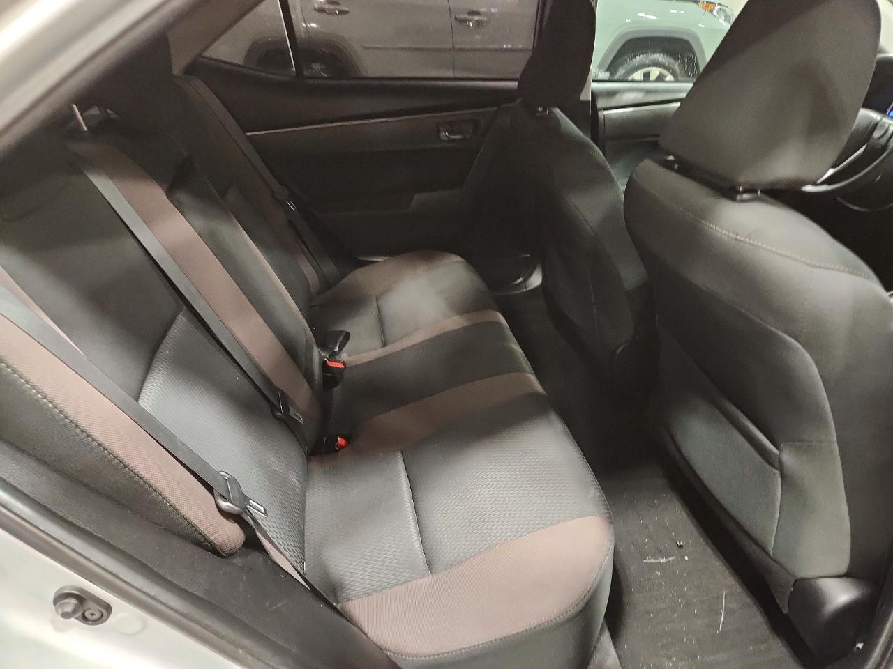 2018 TOYOTA COROLLA LE photo 10