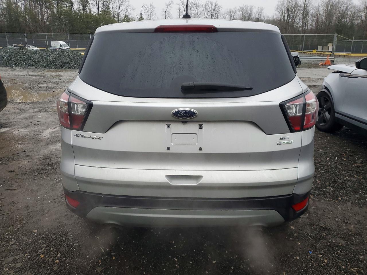2017 FORD ESCAPE SE photo 6