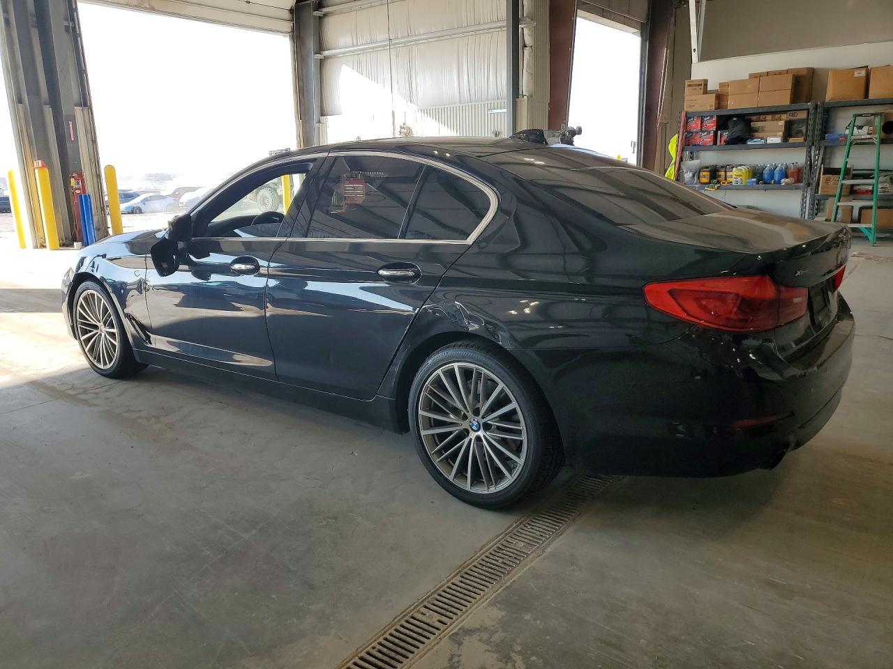 2017 BMW 530 XI photo 3
