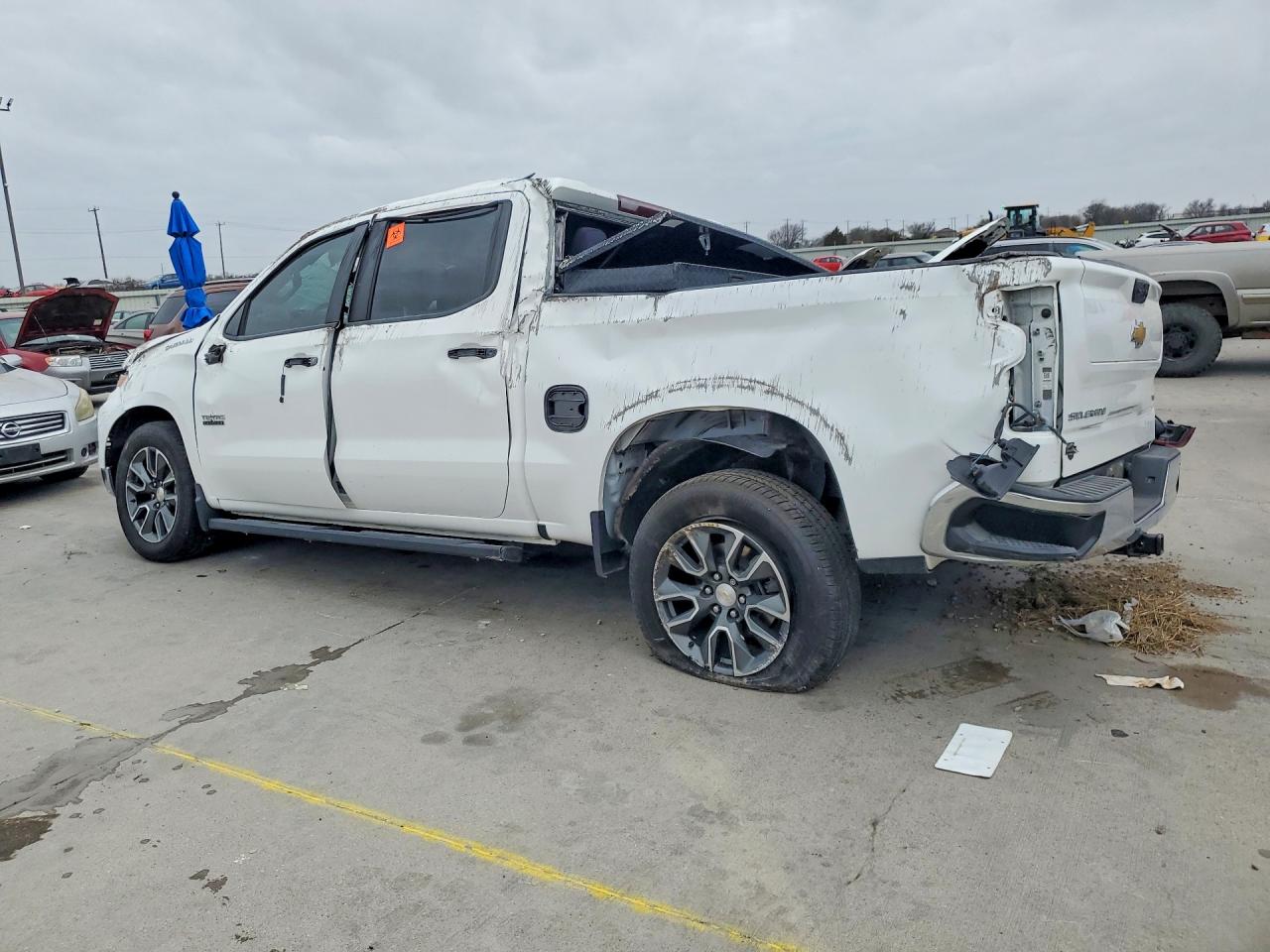 2023 CHEVROLET SILVERADO C1500 LT photo 4