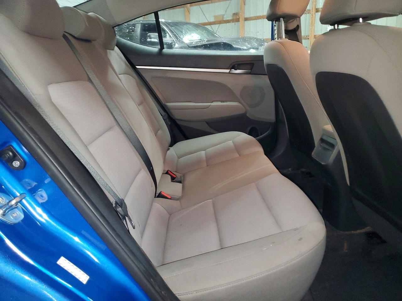 2017 HYUNDAI ELANTRA SE photo 10