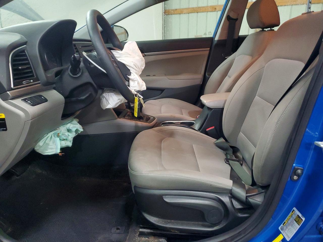 2017 HYUNDAI ELANTRA SE photo 7