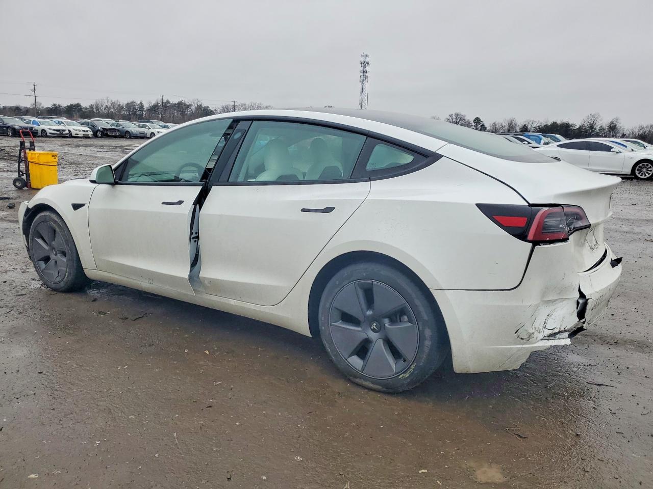 2023 TESLA MODEL 3 photo 3