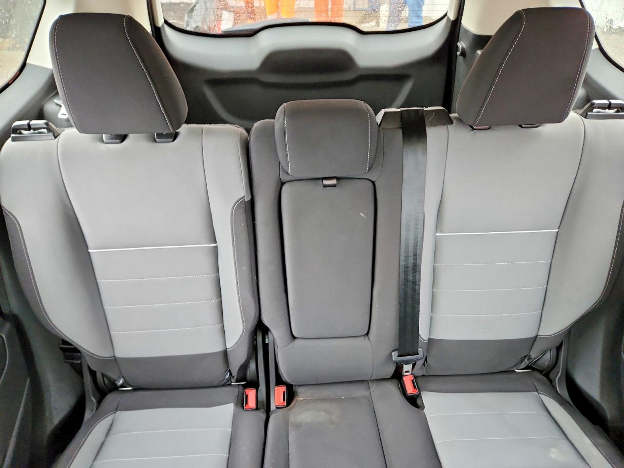 2015 FORD ESCAPE SE photo 19