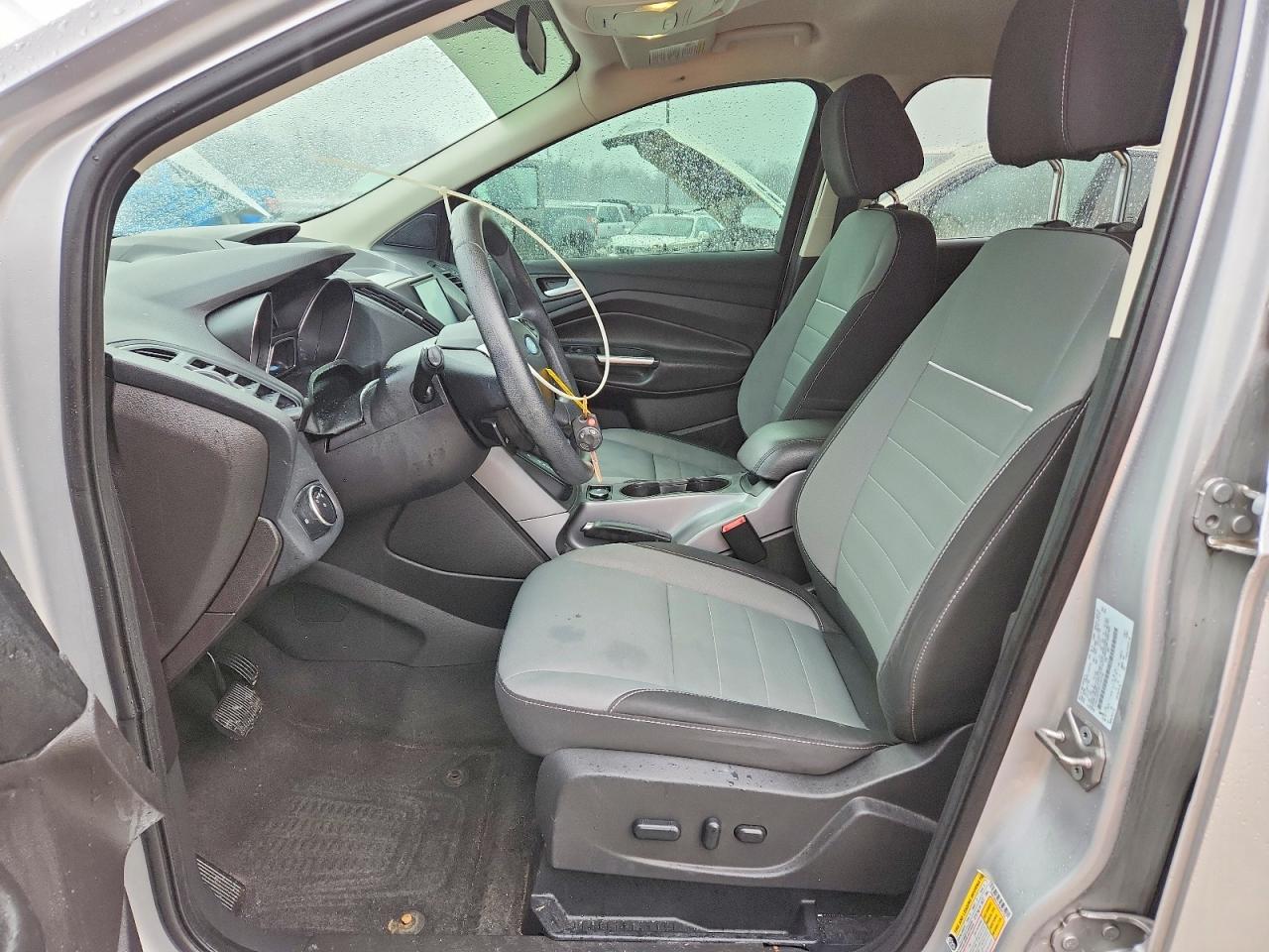 2015 FORD ESCAPE SE photo 13