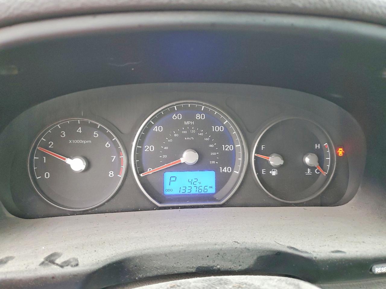 2011 HYUNDAI SANTA FE SE photo 17