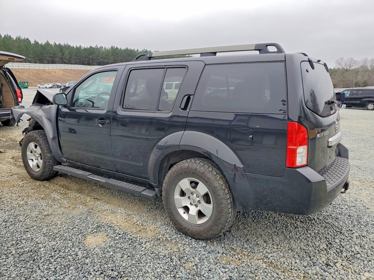 2012 NISSAN PATHFINDER S photo 4