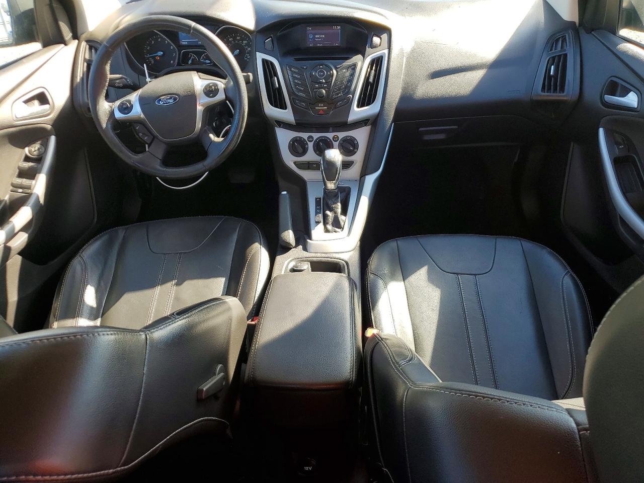 2014 FORD FOCUS SE photo 22