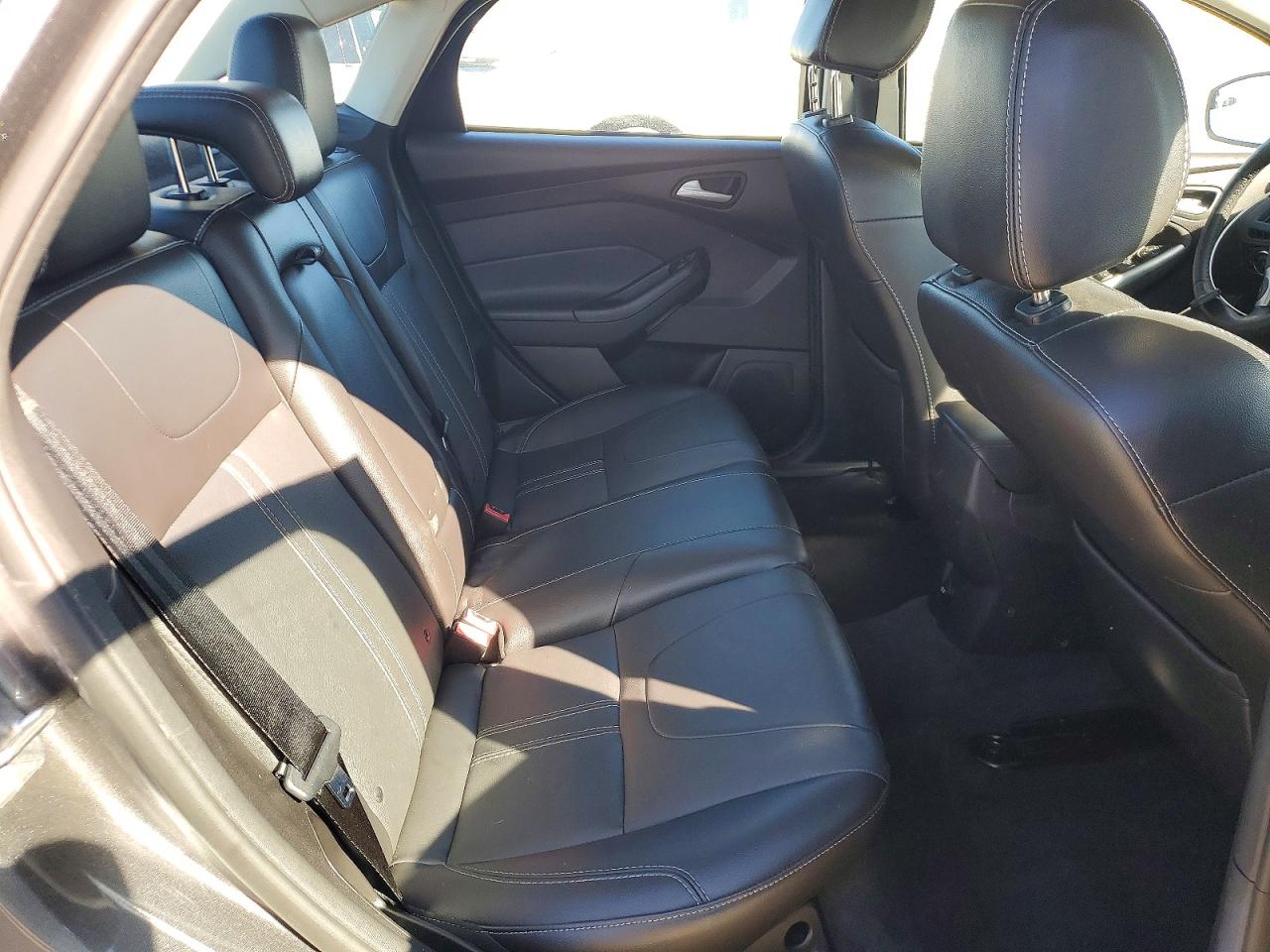 2014 FORD FOCUS SE photo 28