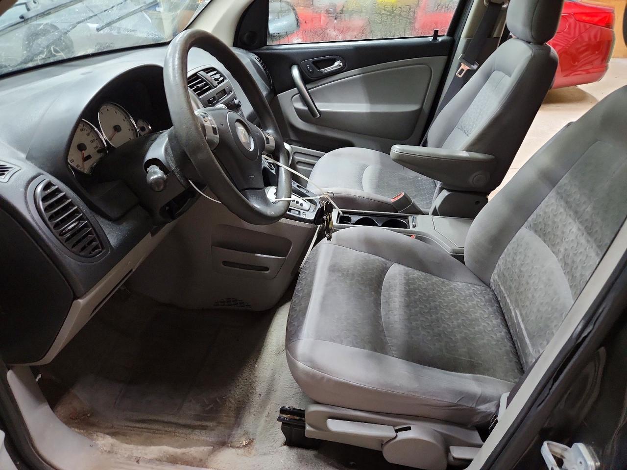 2006 SATURN VUE photo 13