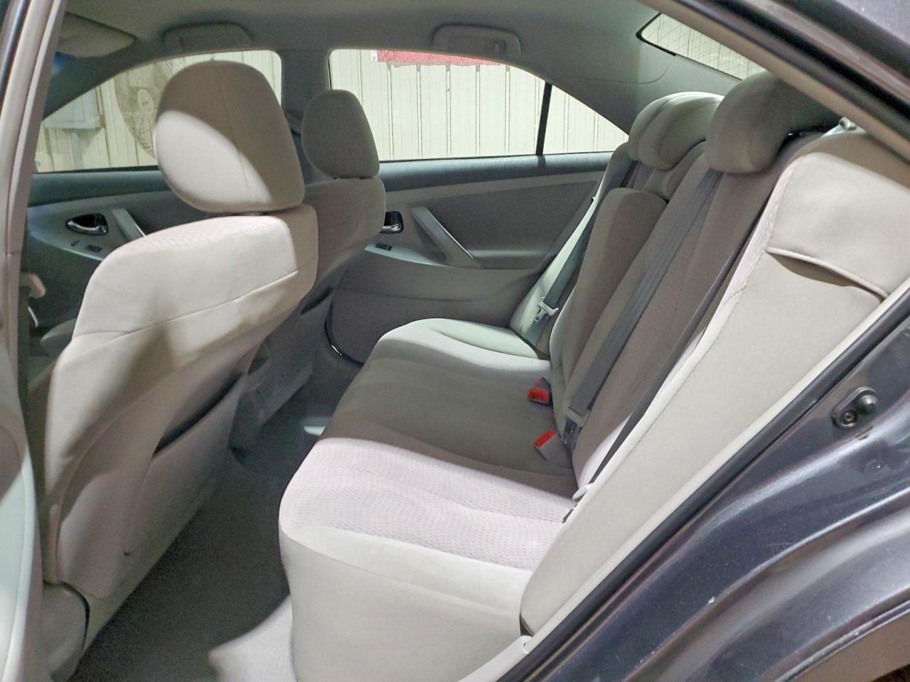 2011 TOYOTA CAMRY LE photo 19