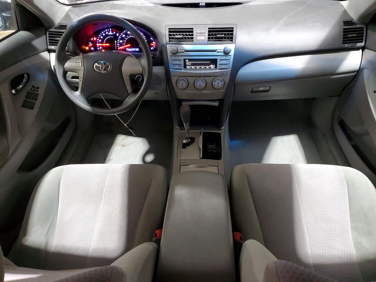 2011 TOYOTA CAMRY LE photo 15