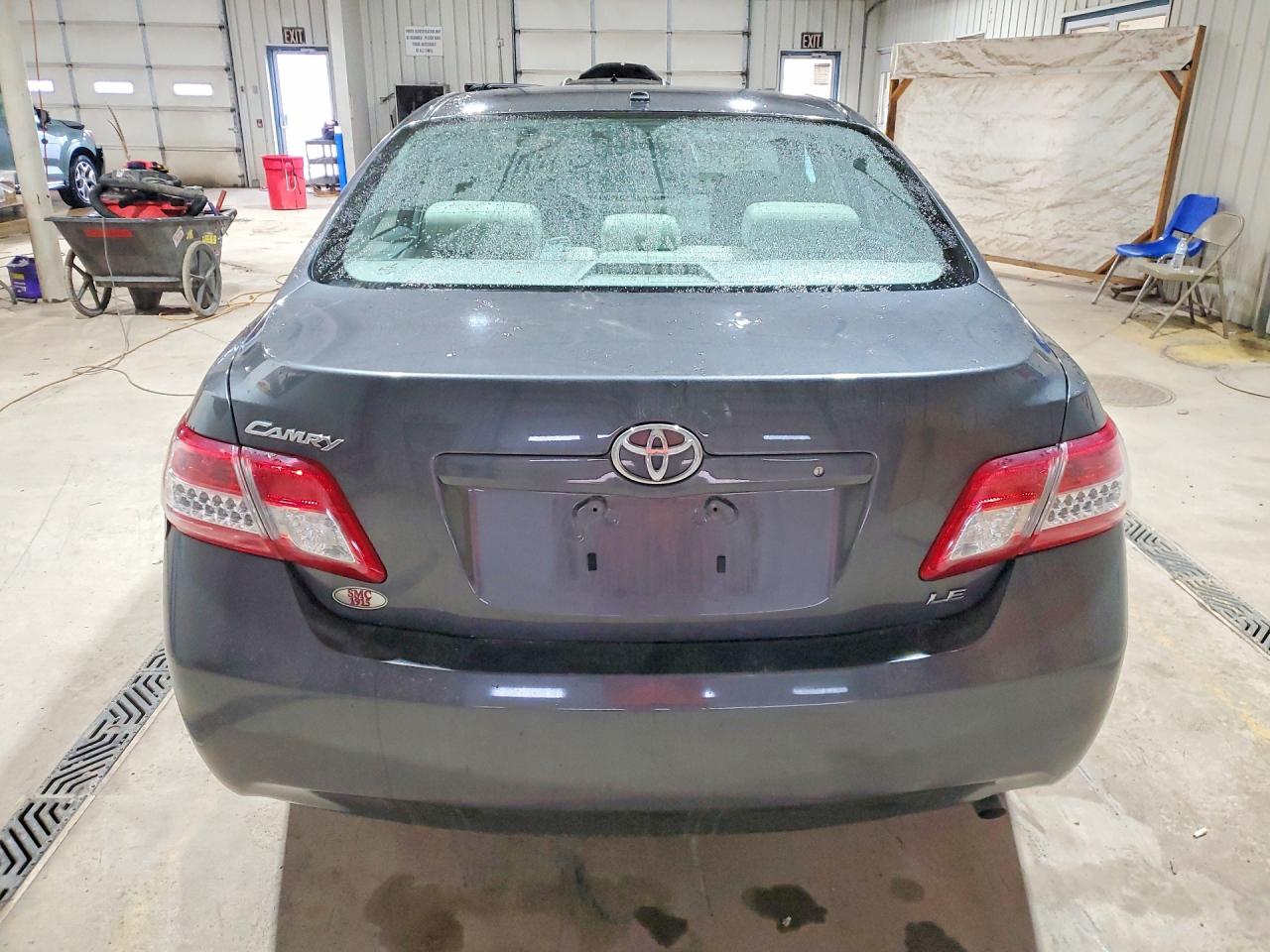 2011 TOYOTA CAMRY LE photo 11