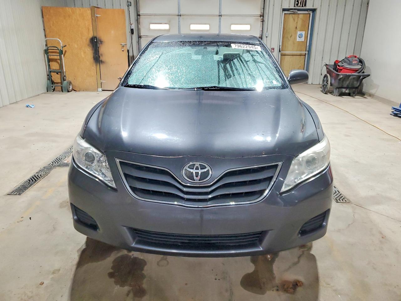 2011 TOYOTA CAMRY LE photo 9