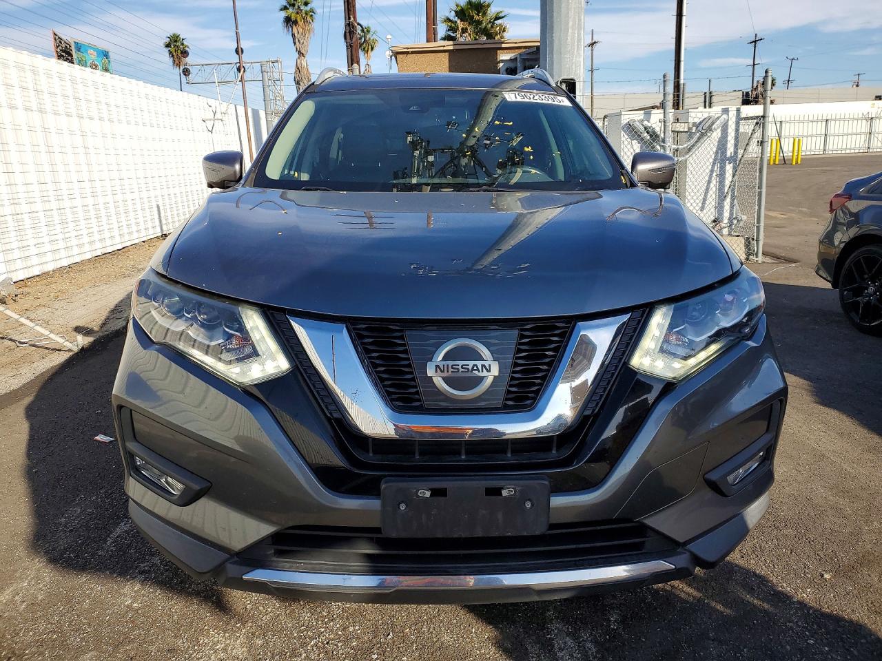 2017 NISSAN ROGUE SL photo 9