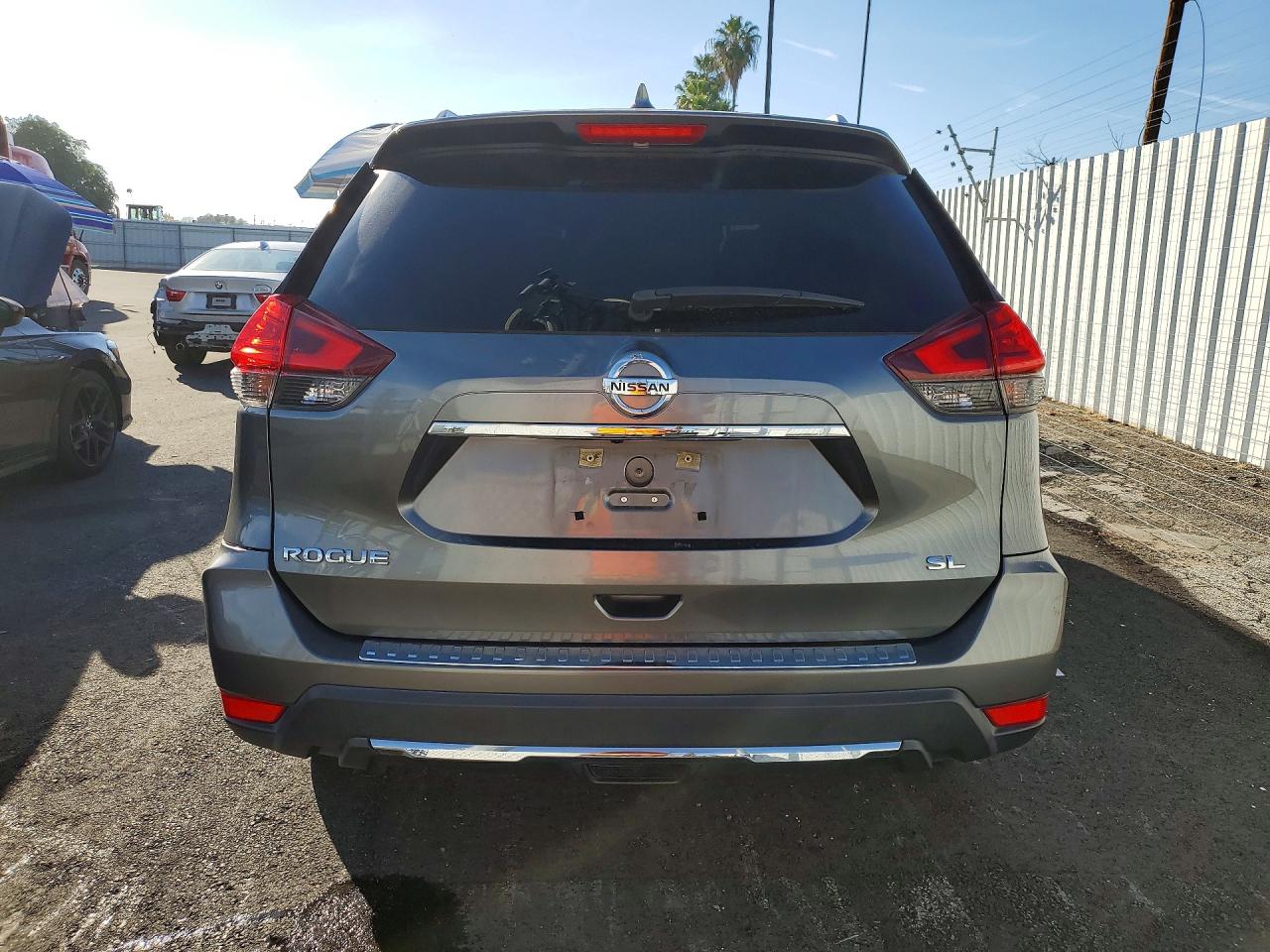 2017 NISSAN ROGUE SL photo 11