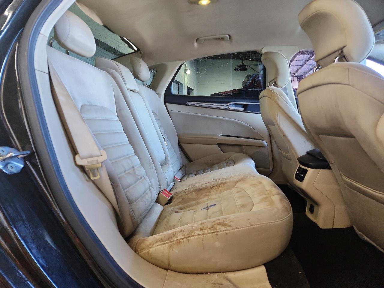 2013 FORD FUSION SE photo 19