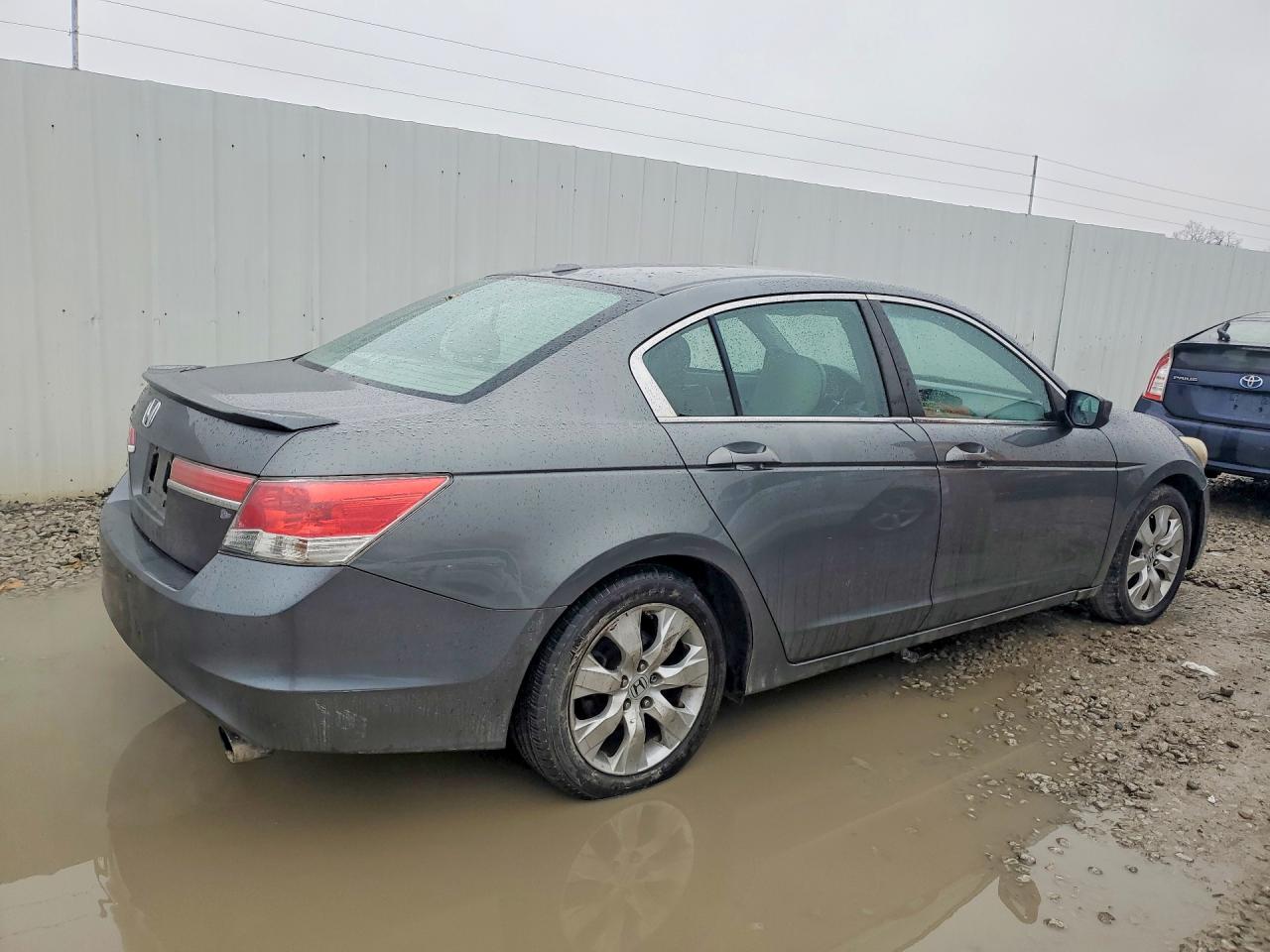 2009 HONDA ACCORD photo 3