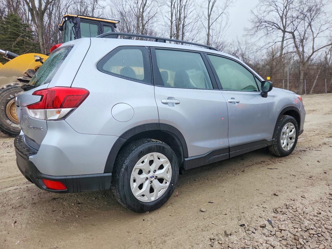 2020 SUBARU FORESTER photo 3