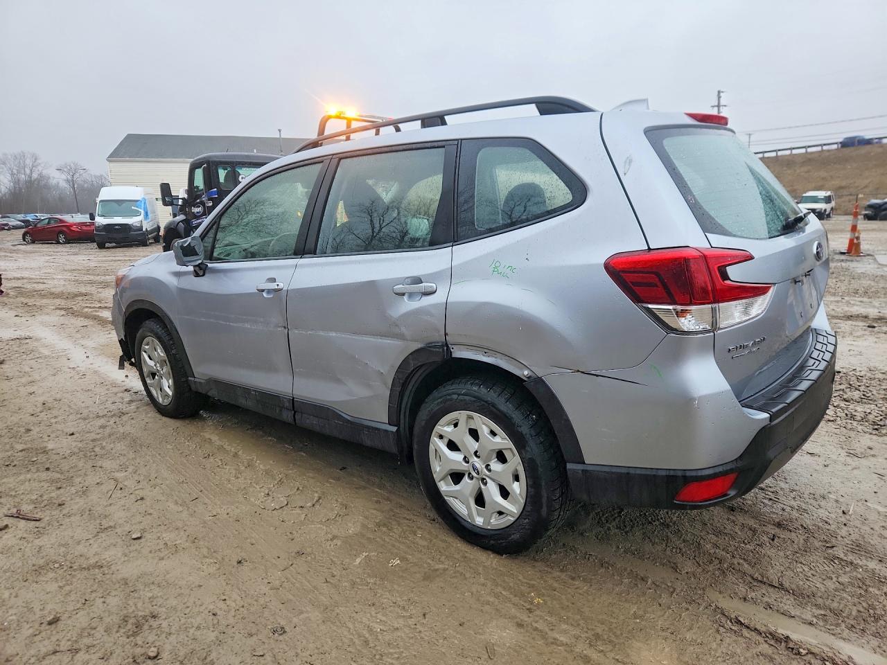 2020 SUBARU FORESTER photo 2