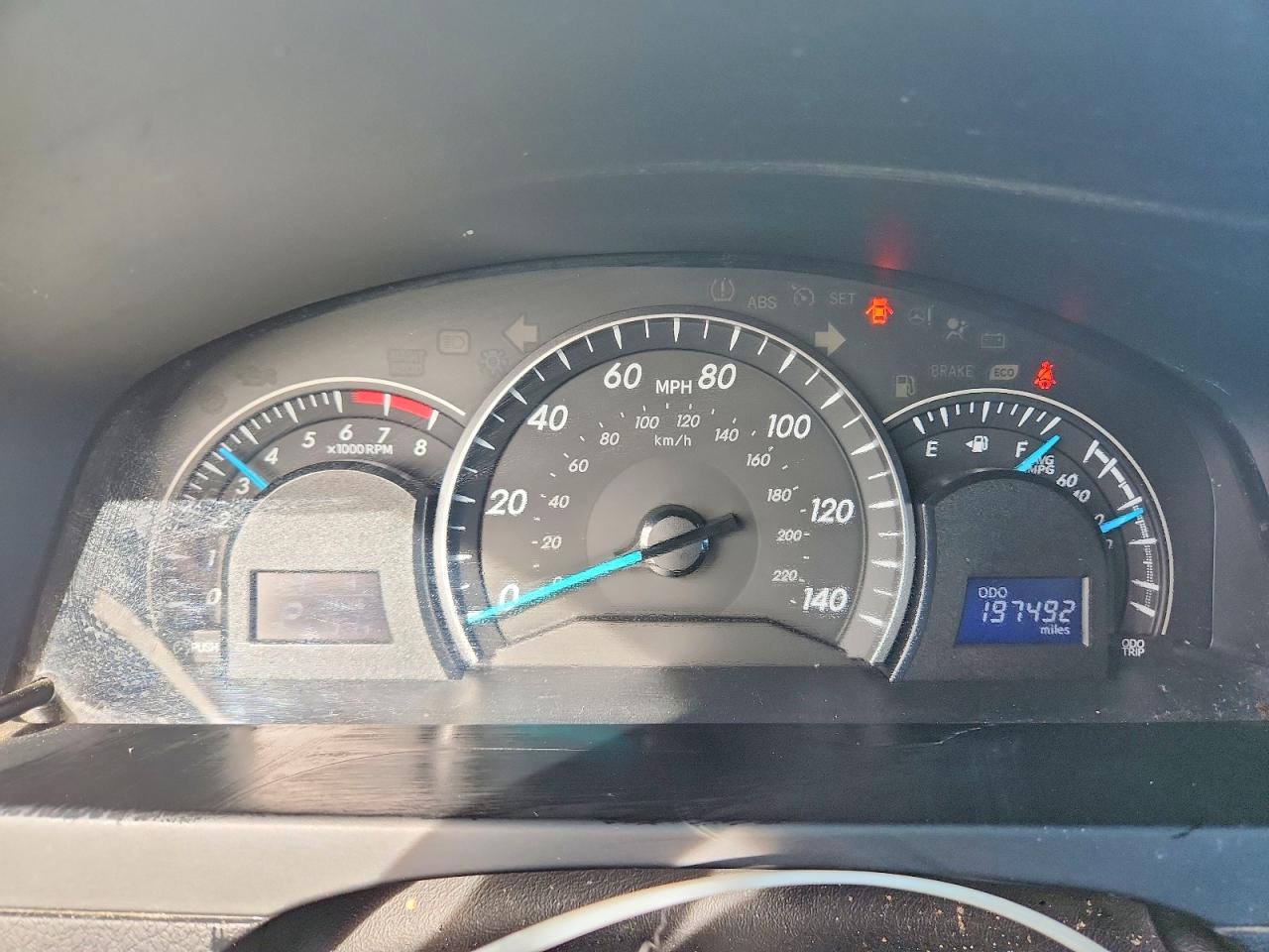 2014 TOYOTA CAMRY LE photo 17