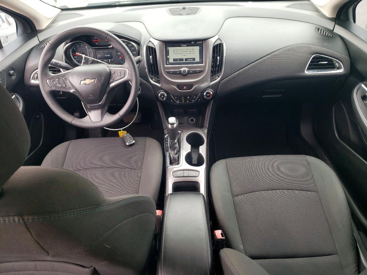 2017 CHEVROLET CRUZE LT photo 8