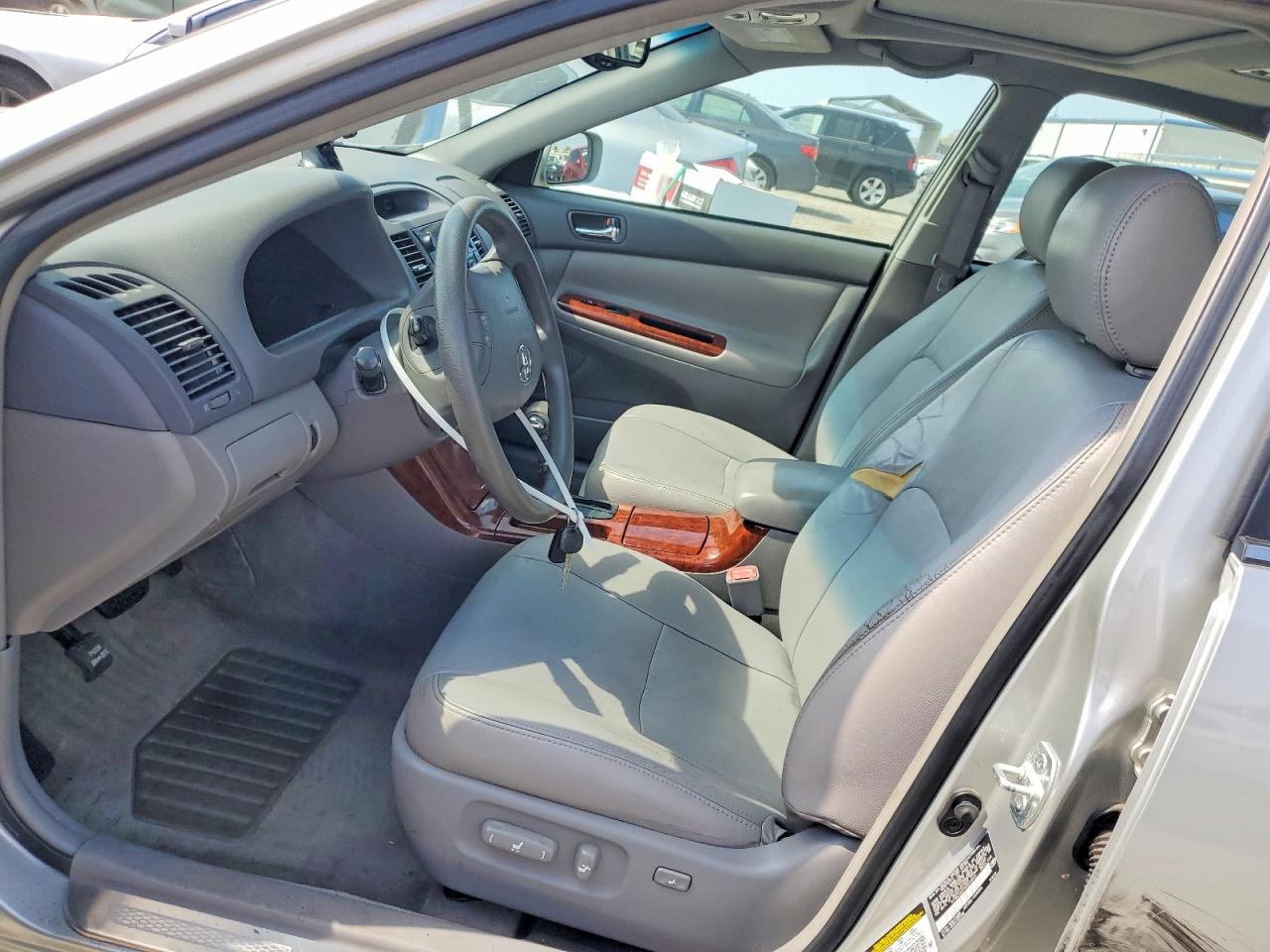 2006 TOYOTA CAMRY XLE photo 13