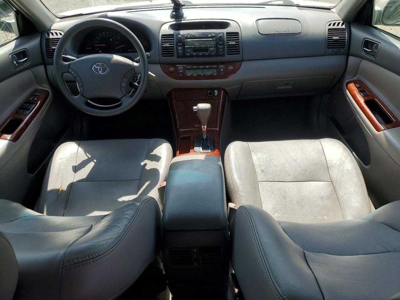 2006 TOYOTA CAMRY XLE photo 15