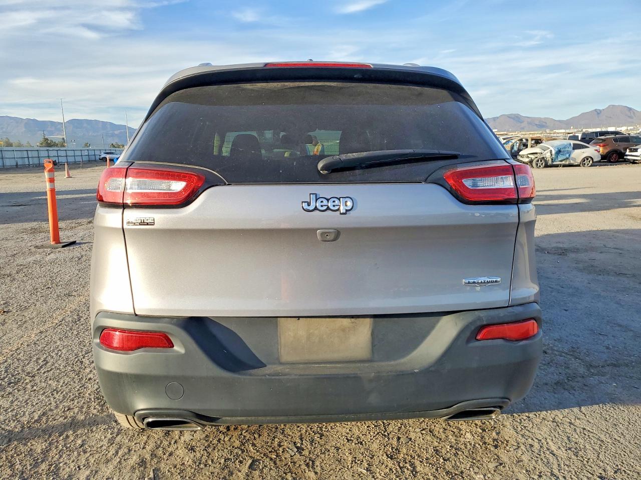 2018 JEEP CHEROKEE LATITUDE photo 16
