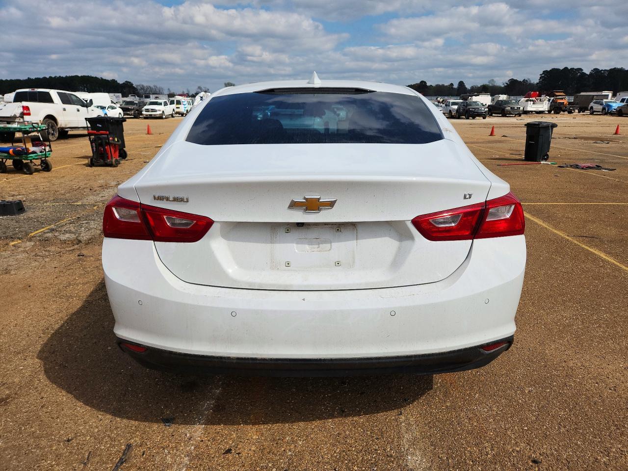 2024 CHEVROLET MALIBU LT photo 11