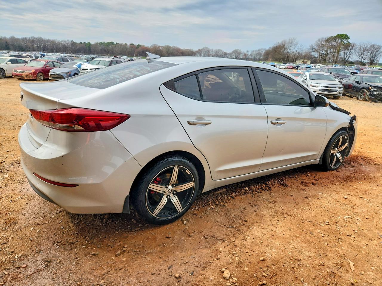 2018 HYUNDAI ELANTRA VALUE EDITION photo 3
