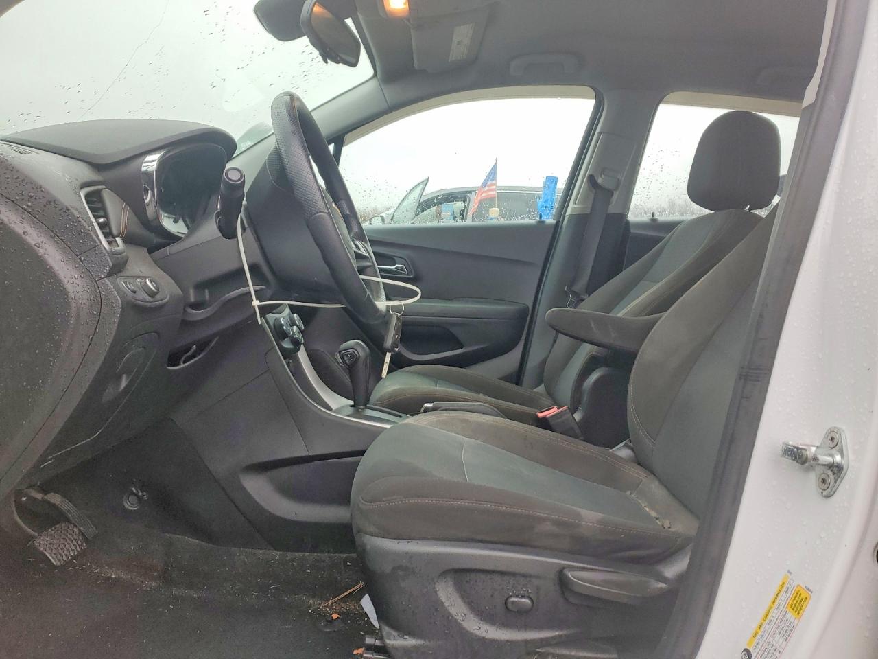 2018 CHEVROLET TRAX LS photo 13