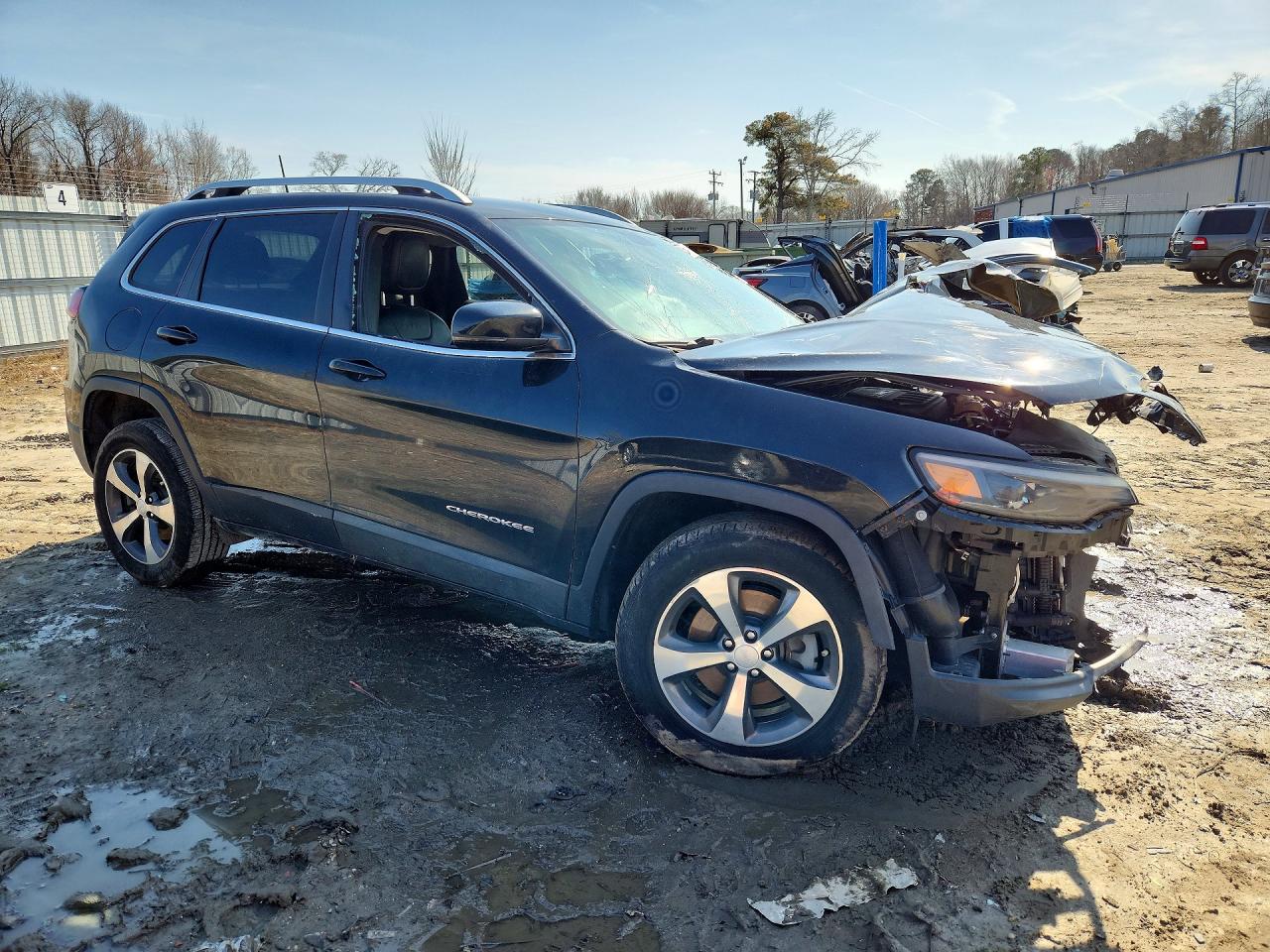 2019 JEEP CHEROKEE LIMITED photo 4