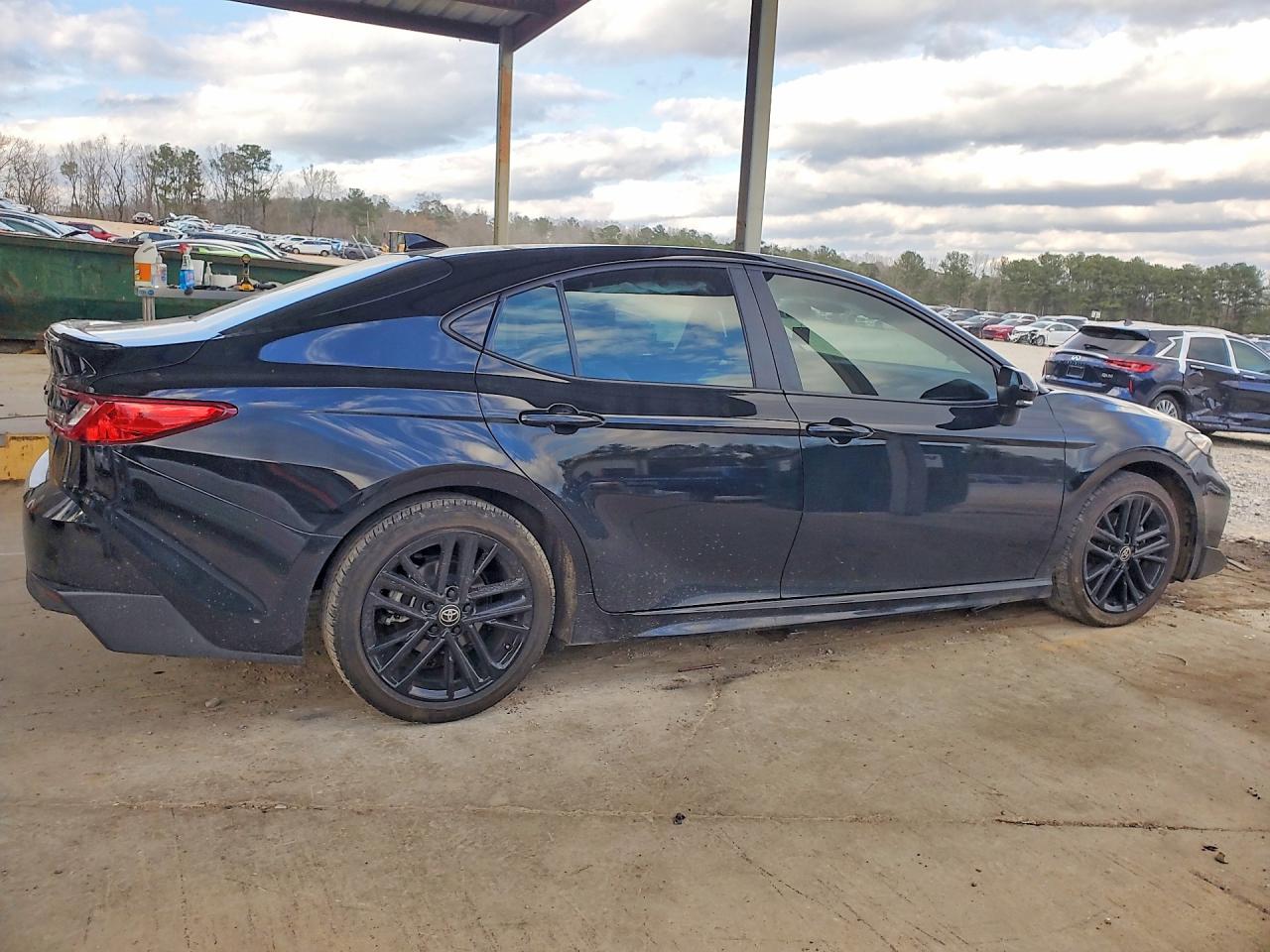 2025 TOYOTA CAMRY SE photo 5