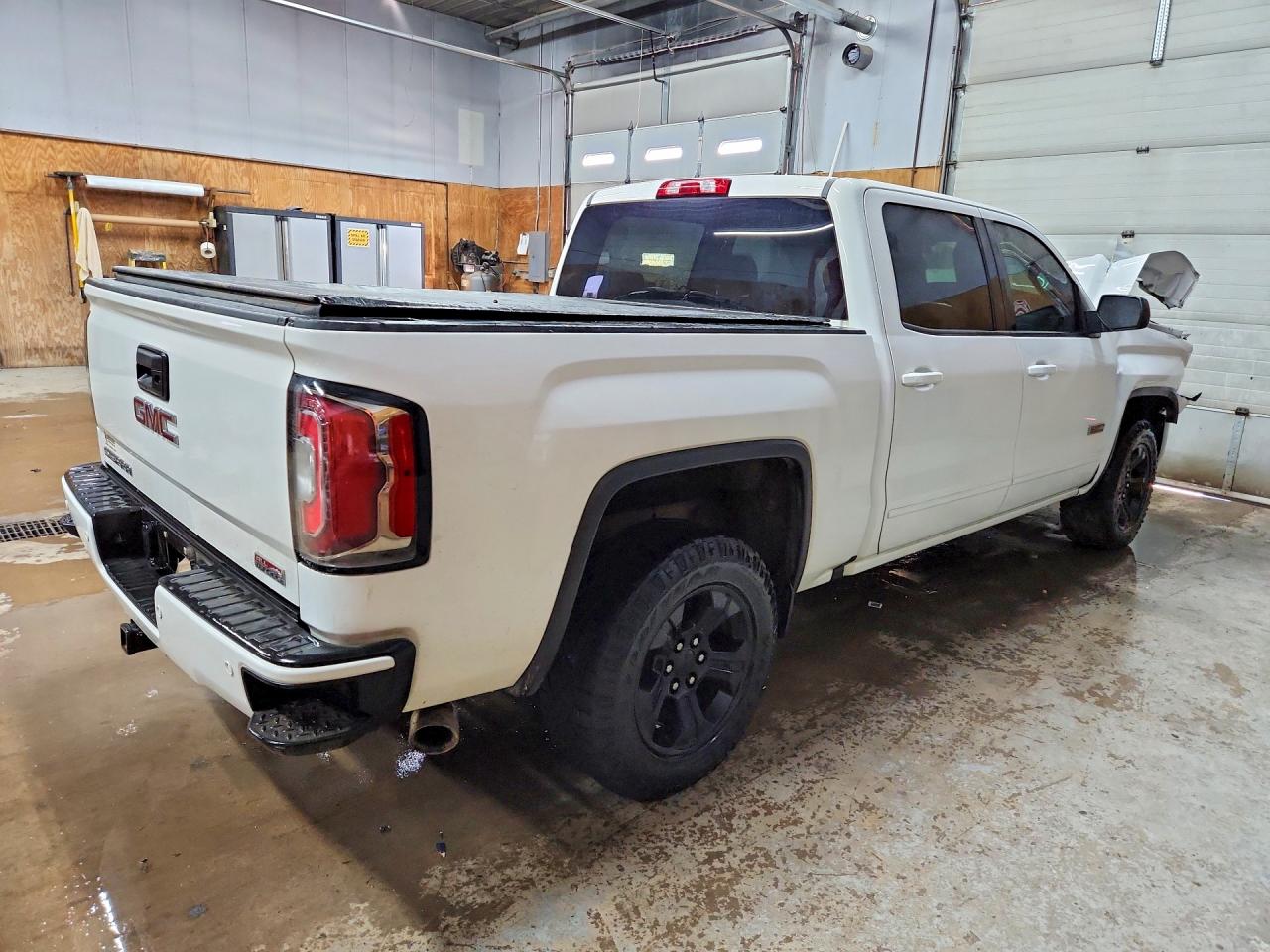 2017 GMC SIERRA K1500 SLT photo 3