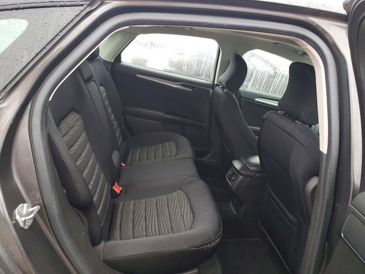 2016 FORD FUSION SE photo 19