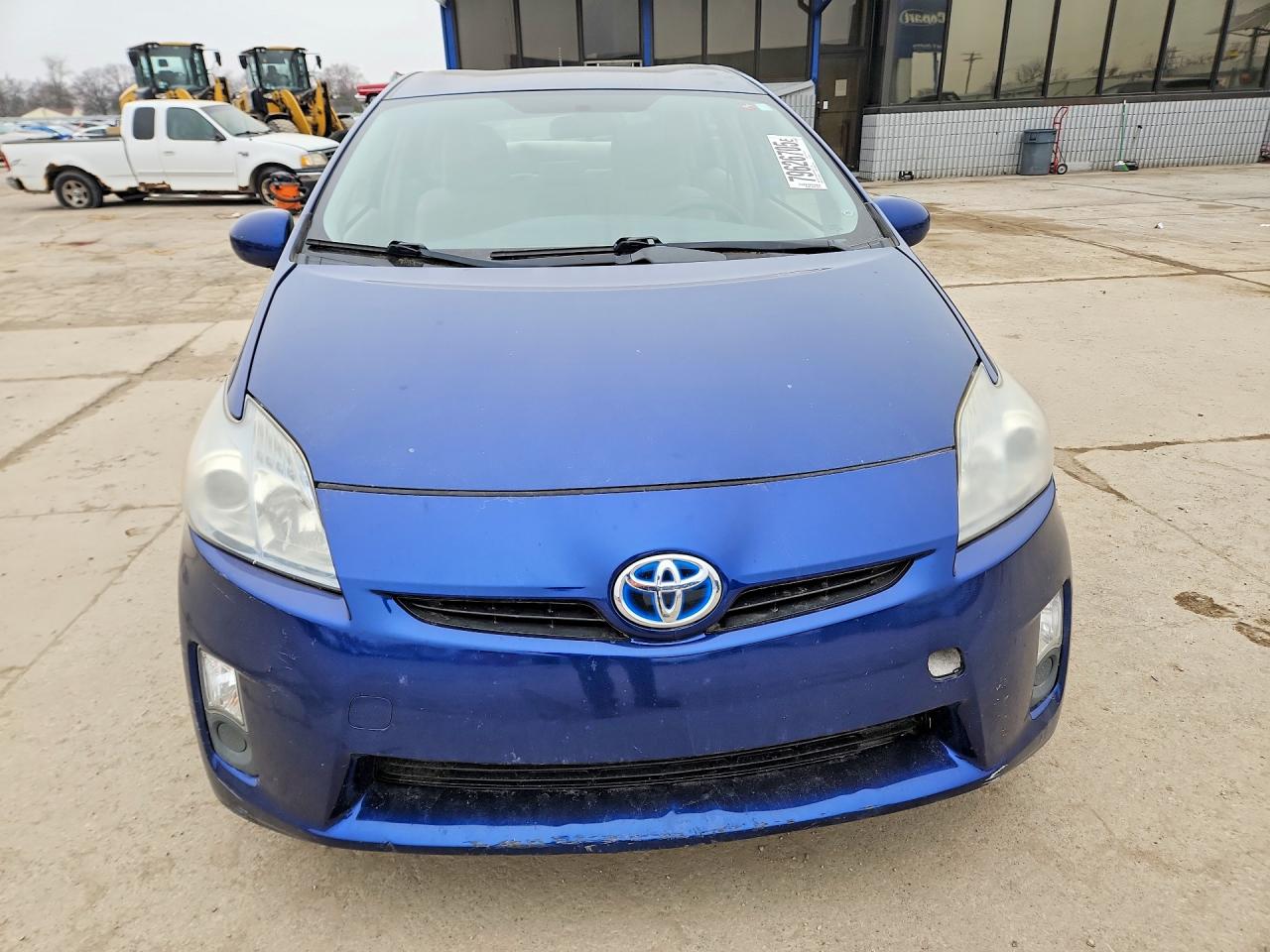 2011 TOYOTA PRIUS TWO photo 9