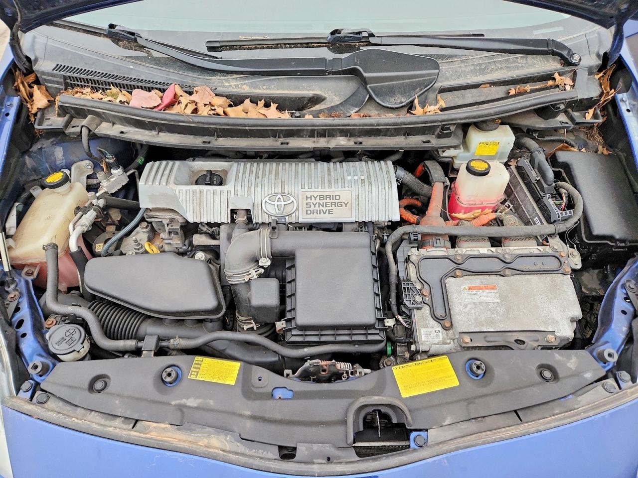2011 TOYOTA PRIUS TWO photo 21