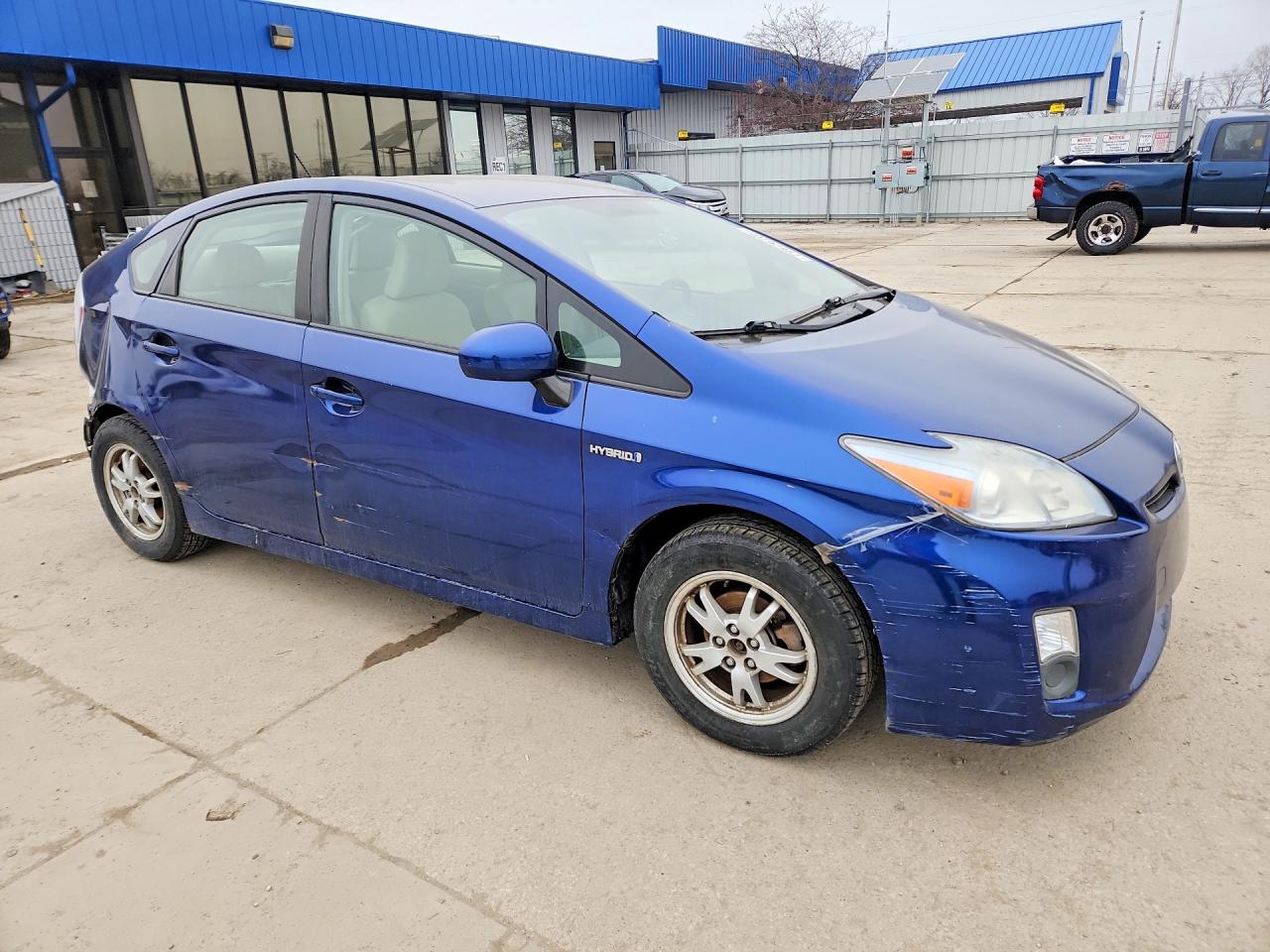 2011 TOYOTA PRIUS TWO photo 7