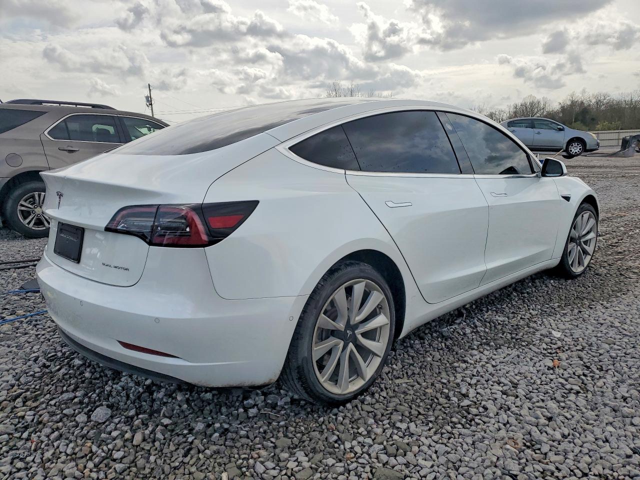 2019 TESLA MODEL 3 photo 3