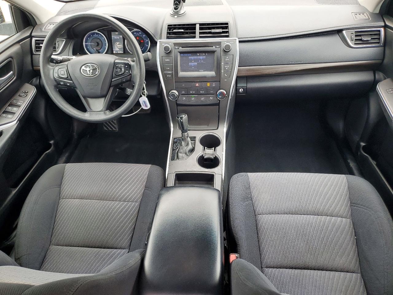 2017 TOYOTA CAMRY LE photo 29