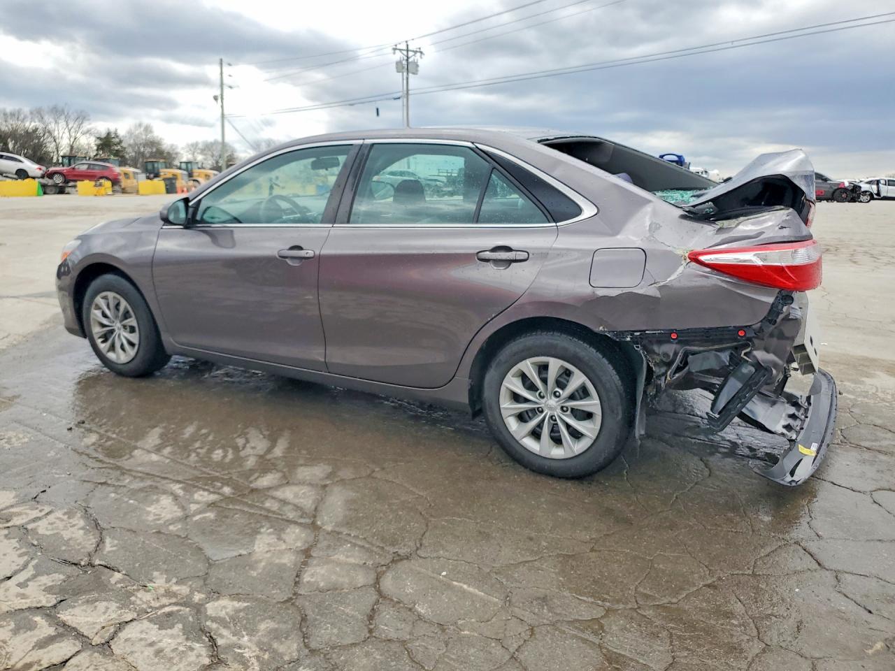2017 TOYOTA CAMRY LE photo 5
