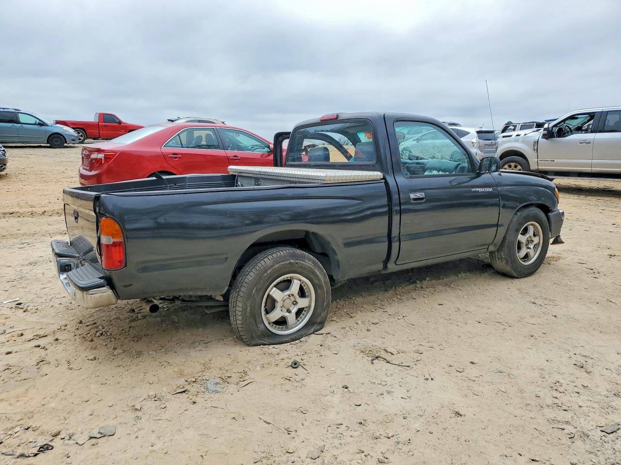1998 TOYOTA TACOMA BASE photo 3